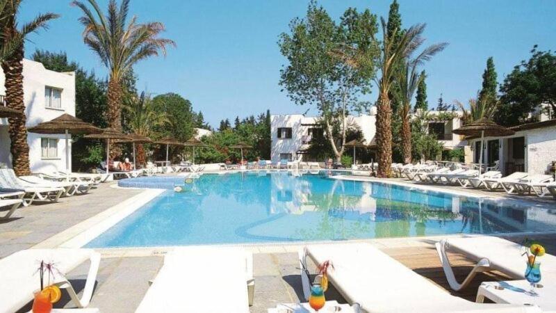 Paphos Gardens Apartment Ngoại thất bức ảnh